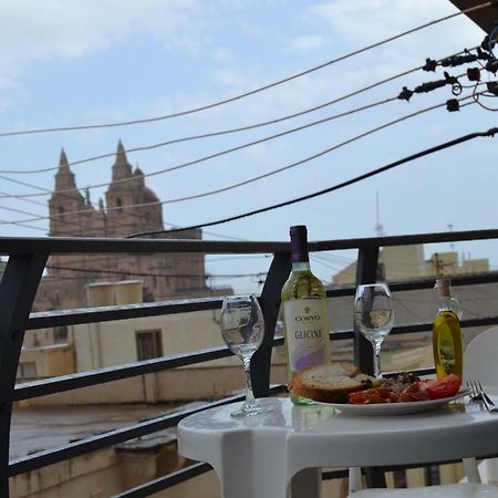 Mellieha Town Centre Bright & Spacious 3 Bedroom Apartment Buitenkant foto