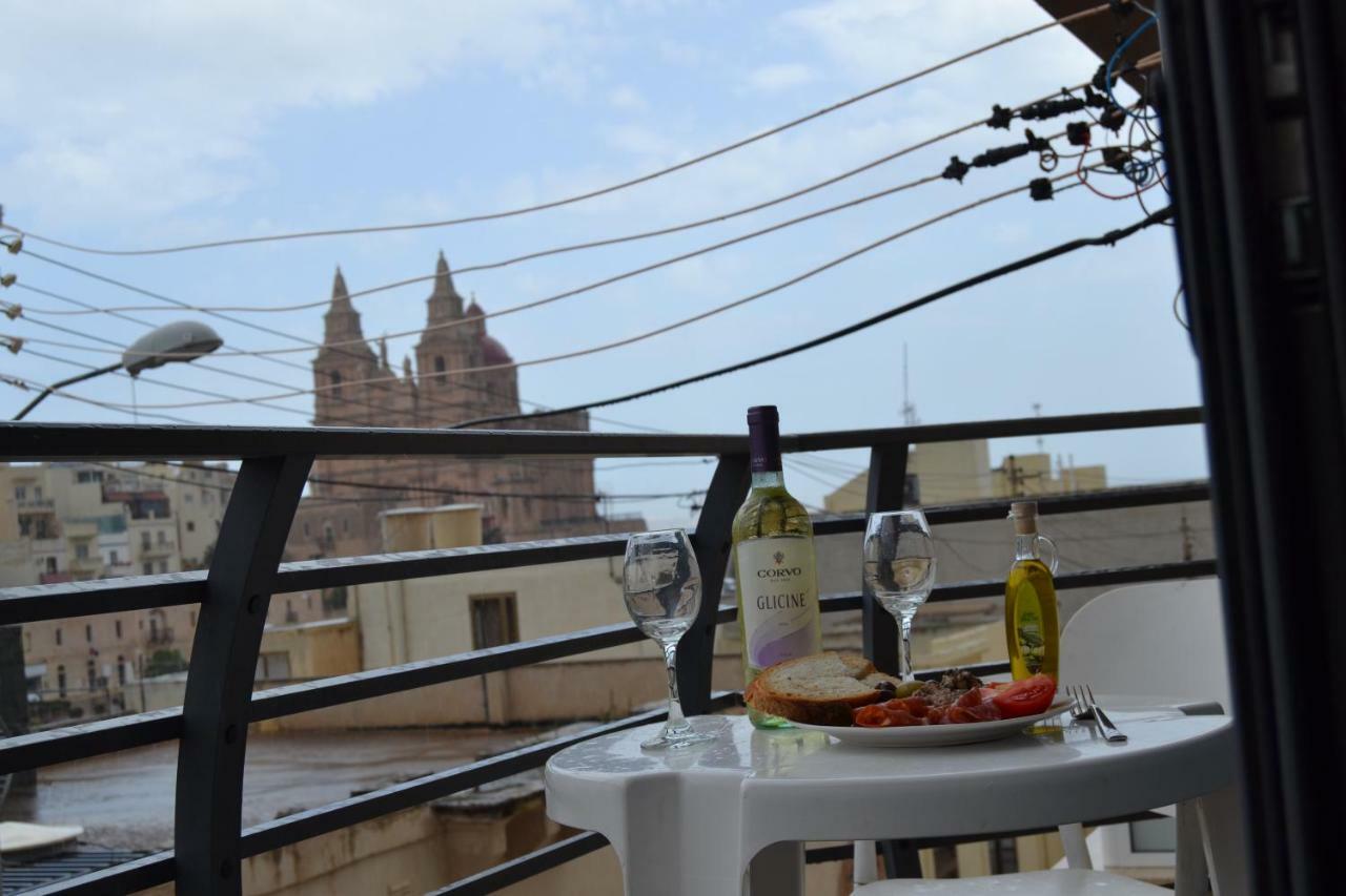 Mellieha Town Centre Bright & Spacious 3 Bedroom Apartment Buitenkant foto