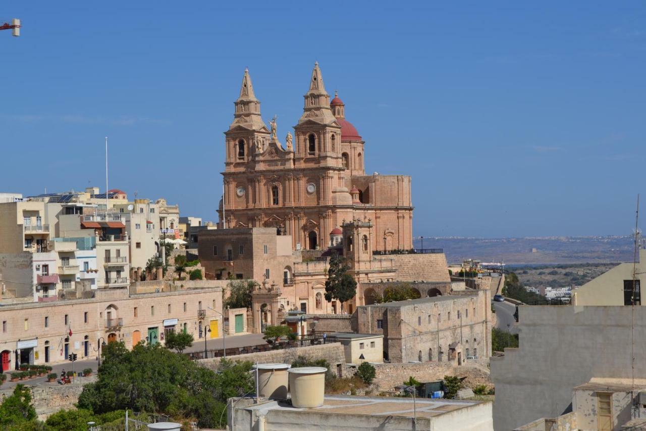Mellieha Town Centre Bright & Spacious 3 Bedroom Apartment Buitenkant foto