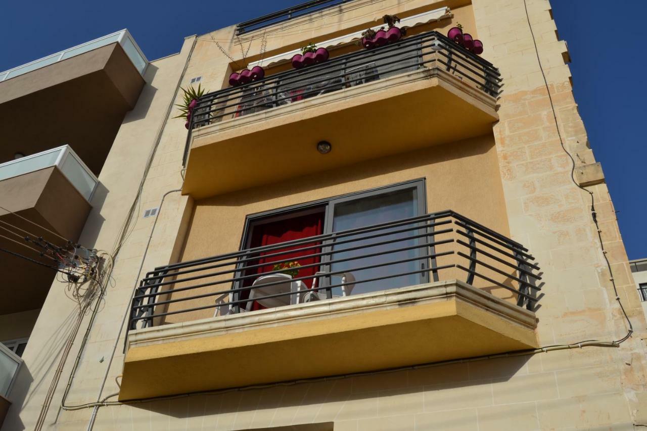 Mellieha Town Centre Bright & Spacious 3 Bedroom Apartment Buitenkant foto
