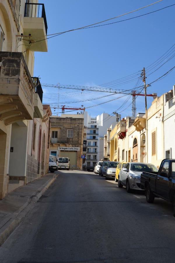 Mellieha Town Centre Bright & Spacious 3 Bedroom Apartment Buitenkant foto