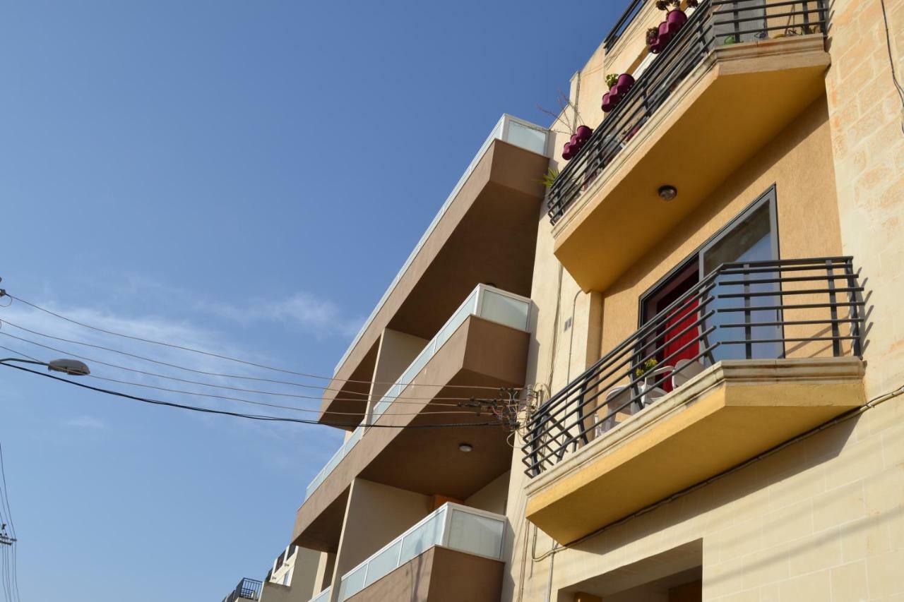 Mellieha Town Centre Bright & Spacious 3 Bedroom Apartment Buitenkant foto