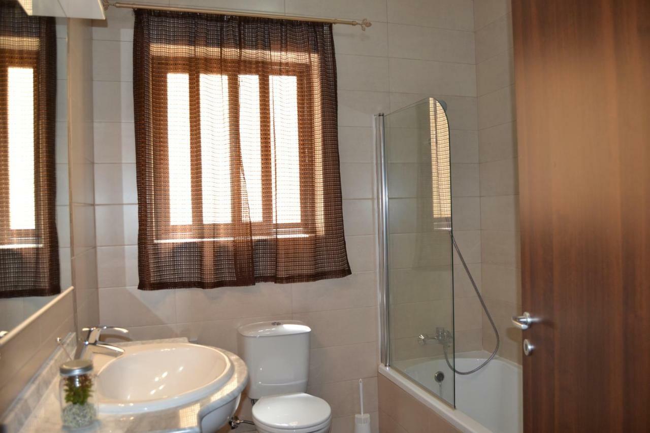 Mellieha Town Centre Bright & Spacious 3 Bedroom Apartment Buitenkant foto