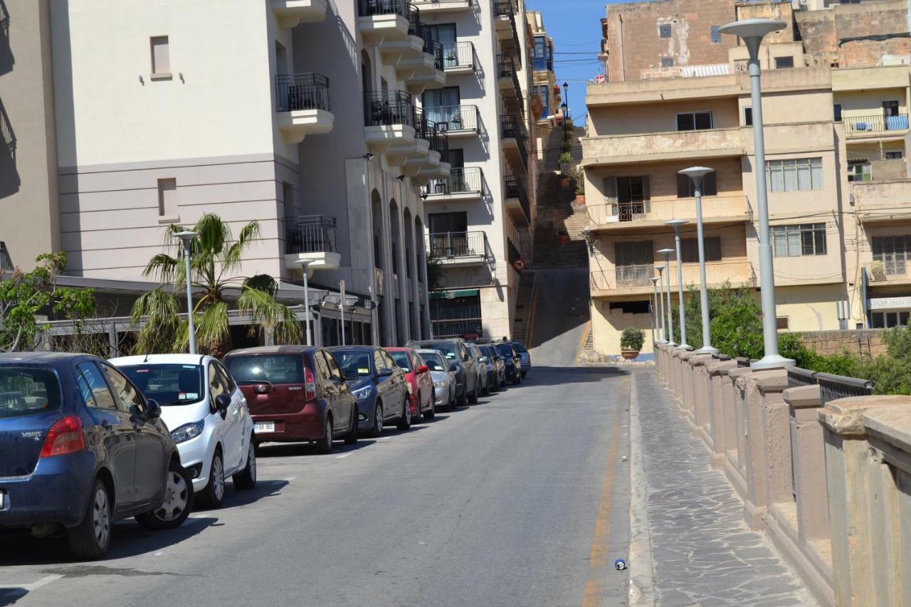 Mellieha Town Centre Bright & Spacious 3 Bedroom Apartment Buitenkant foto