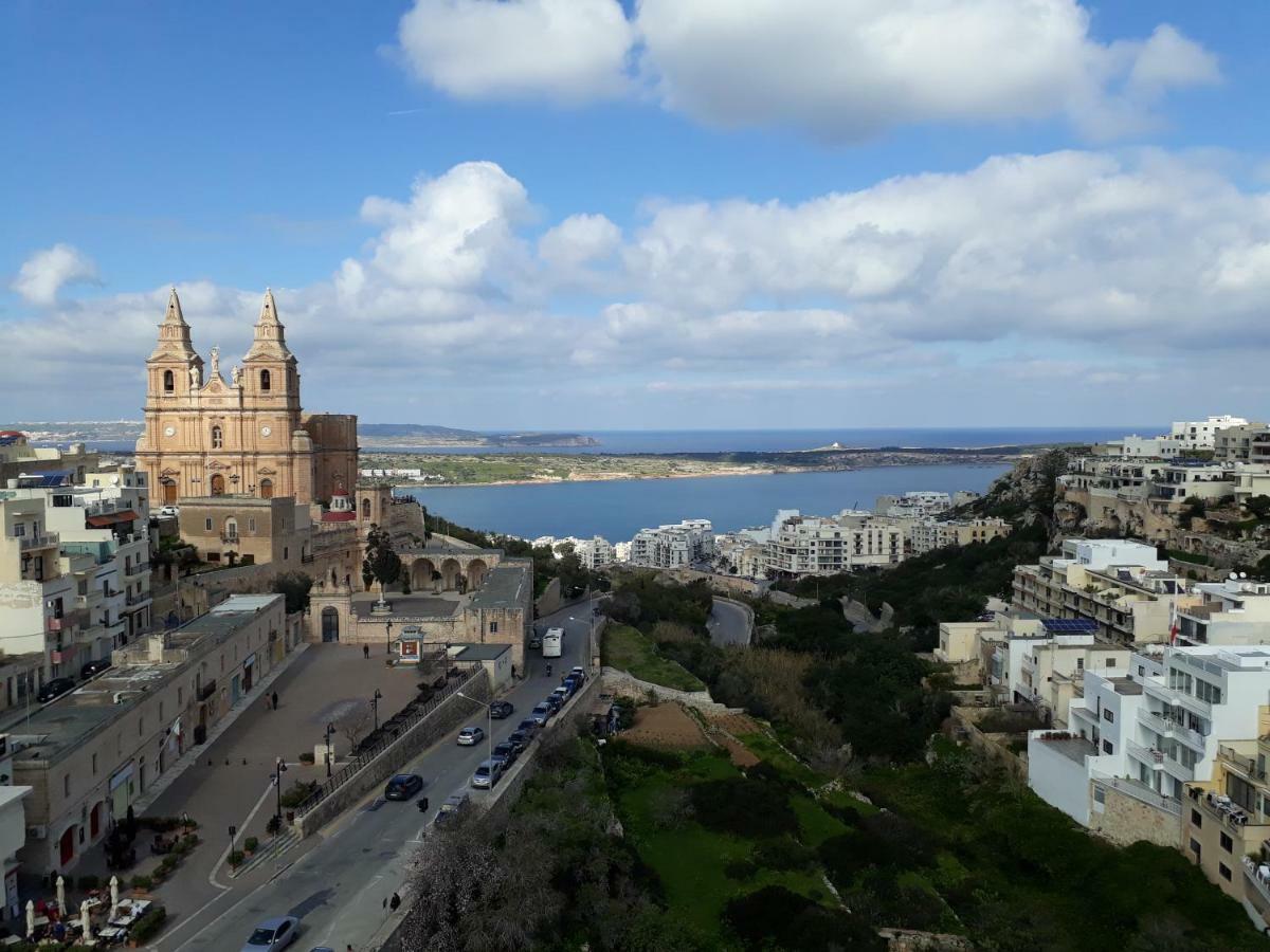 Mellieha Town Centre Bright & Spacious 3 Bedroom Apartment Buitenkant foto